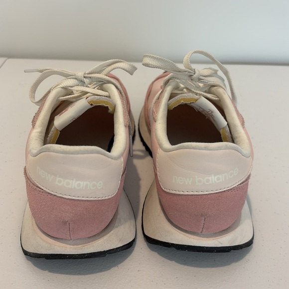 New Balance 237 V1 sneaker Women's Blush and White suede runners size 8.5 - Picture 9 of 12